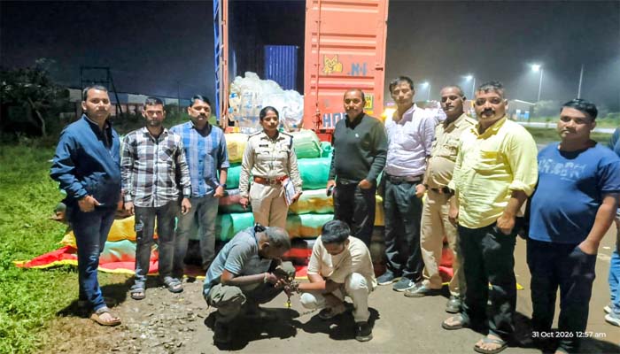कंटेनर में छिपाकर ले जा रहे थे 9 क्विंटल गांजा,गोसलपुर पुलिस की कार्रवाई .दो आरोपी गिरफ्तार 1 Untitled 4 copy 2